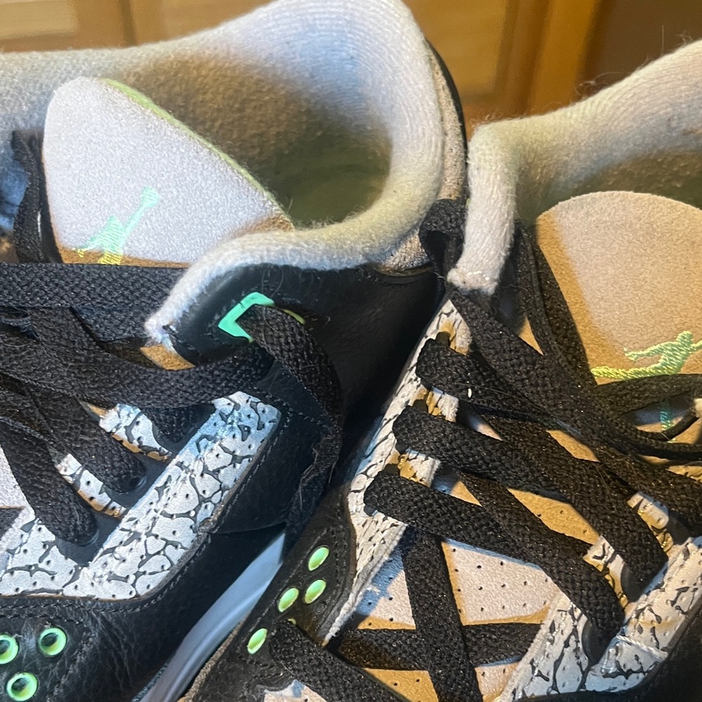 Jordan Sneakers 3 Retro Green Glow